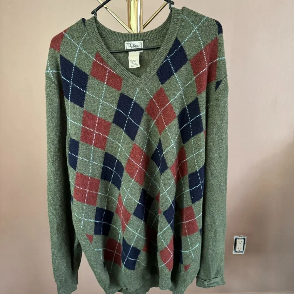L.L. Bean Mens XL Tall Green‎ Lambswool Blue Red Argyle V-Neck Preppy Sweater